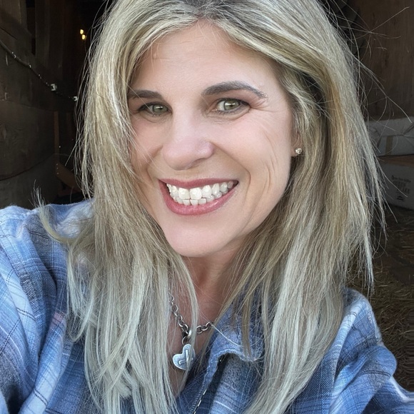 Meet your Posher, Kim - Picture 1 of 1